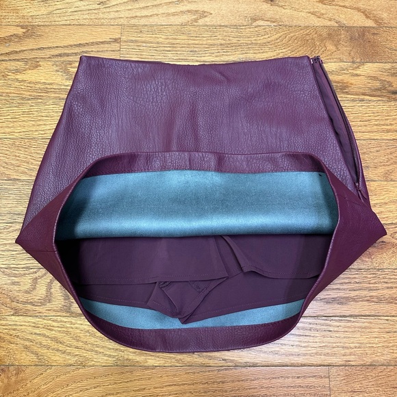 Abercrombie & Fitch Scarlett Vegan Leather Mini Skort - Picture 4 of 6
